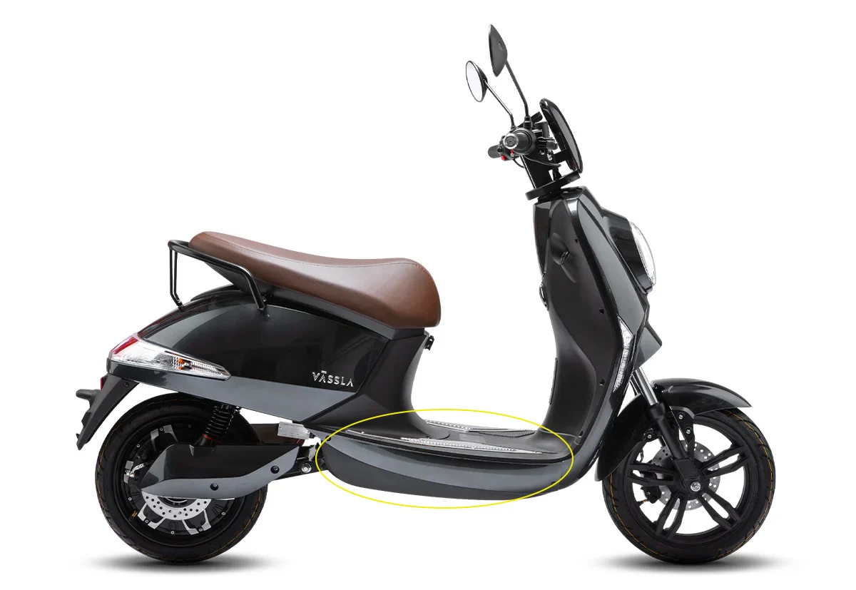 Kåpa Undergolv Höger | Vässla Scooter - Image 4